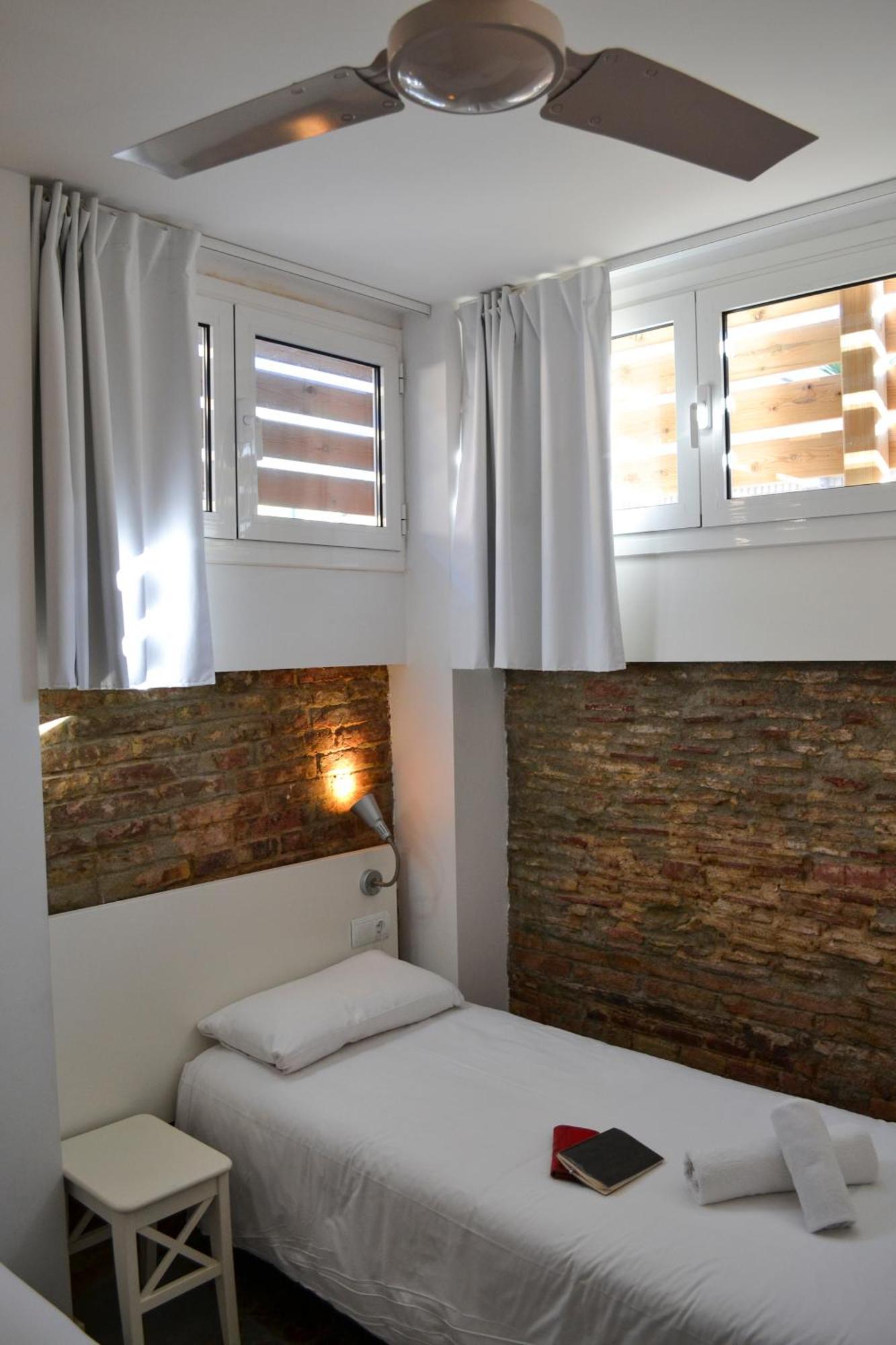 Happy People Plaza Espana Apartments Barcelona Luaran gambar