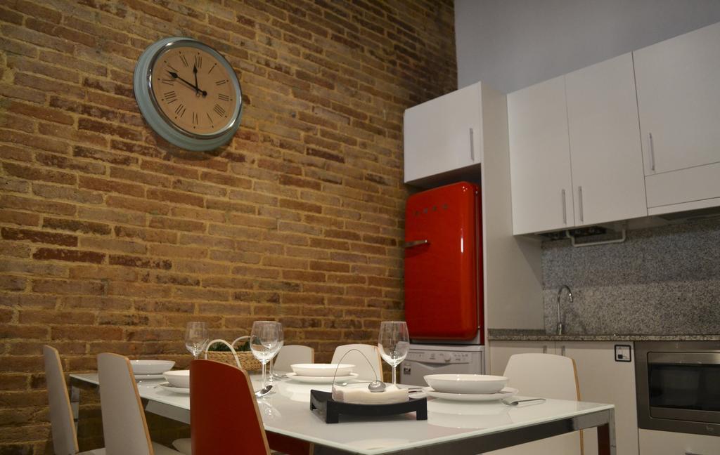 Happy People Plaza Espana Apartments Barcelona Bilik gambar