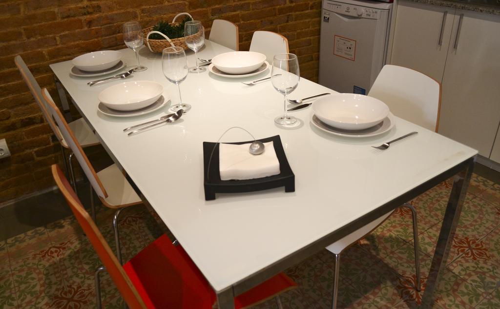 Happy People Plaza Espana Apartments Barcelona Luaran gambar